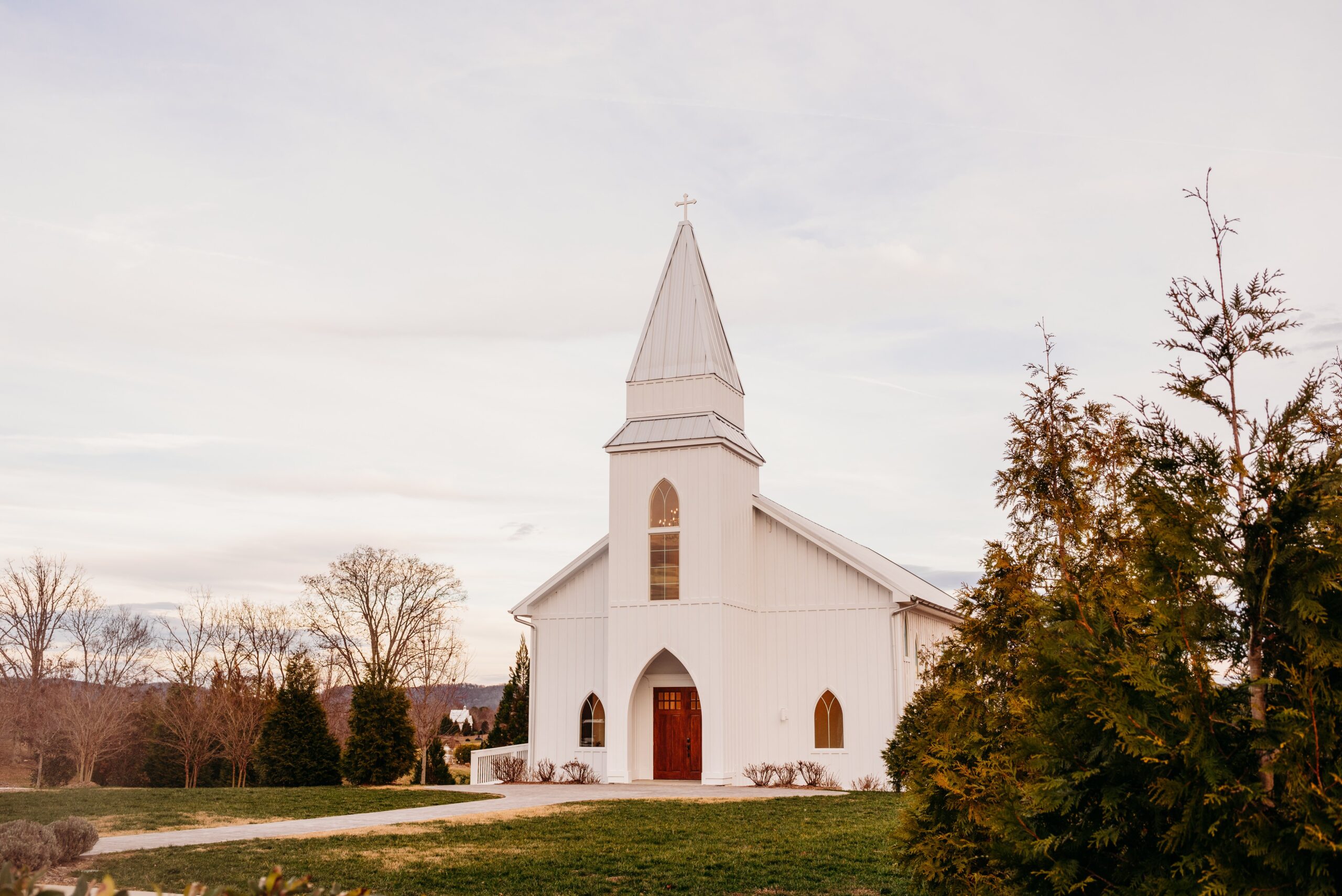 white chapel wedding venue near Chattanooga, TN